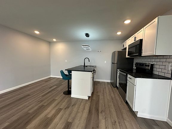 4th image of 910 Teall Ave APT 5