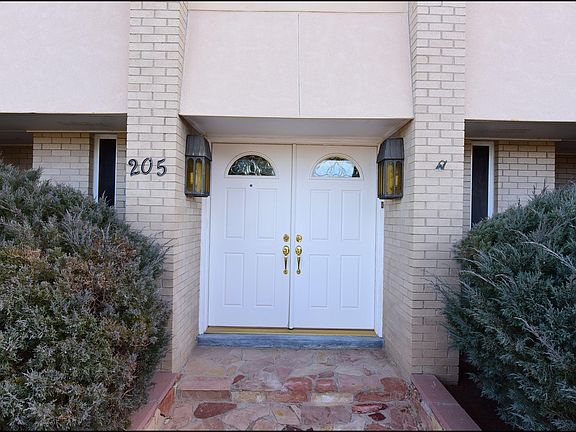 5th image of 205 Whispering Sands Dr