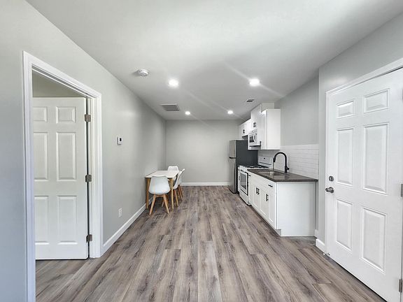 2nd image of 213 W Doncrest St #C