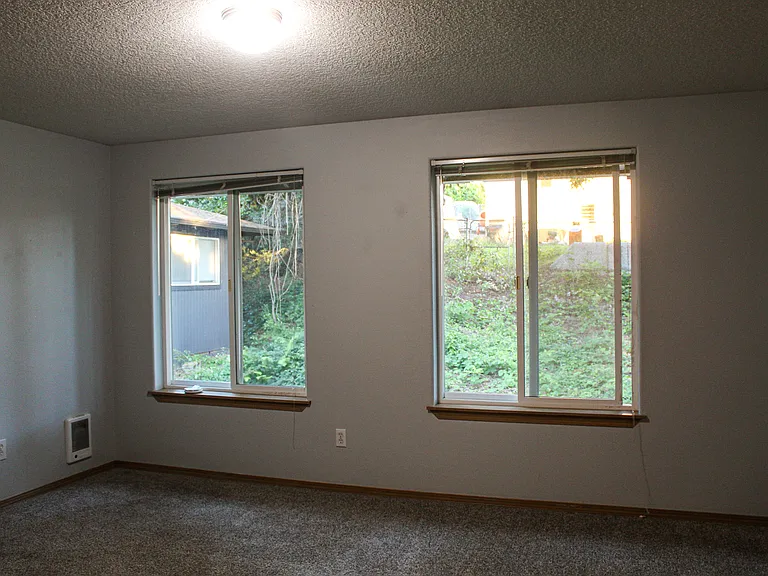 38368 Hood St — Photo 18