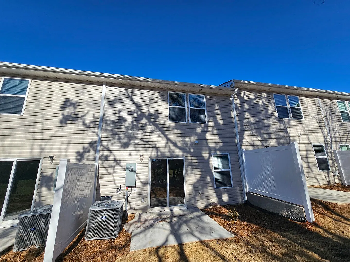 Modern 3-Bed / 2.5-Bath Townhome in Trivium, Newton — Photo 2
