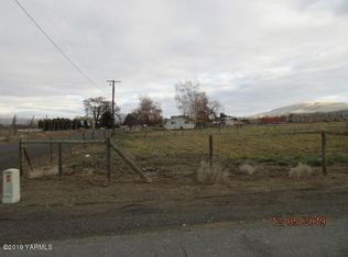 3303 La Framboise Rd, Moxee, WA 98936