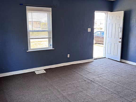 4th image of 806 S Waverly St
