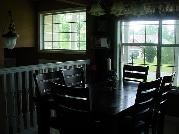 5th image of 130 Rosewood Dr SE