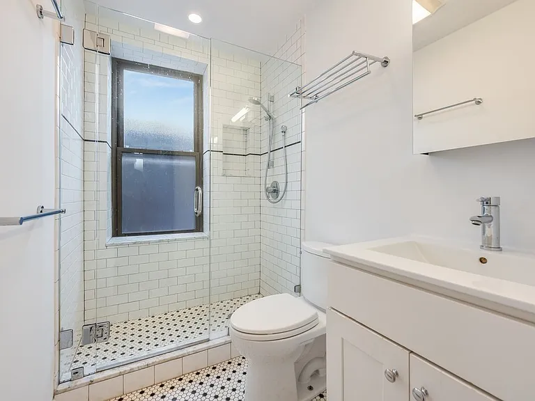 8 Battery St #14 — Photo 20