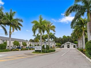 1385 NW 208th Ter #1385, Miami, FL 33169