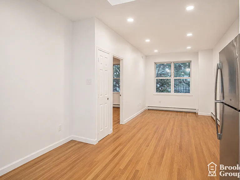 475 Hart St #2 — Photo 2