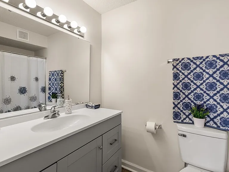 New Hanover Village Apartments — Photo 8