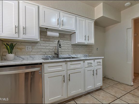 2nd image of 10044 Kellogg St