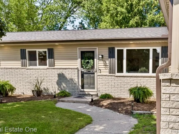 1457 Cambria Dr, Troy, MI 48085