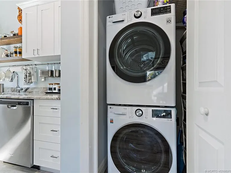 310 SE Denver Ave #2 — Photo 46
