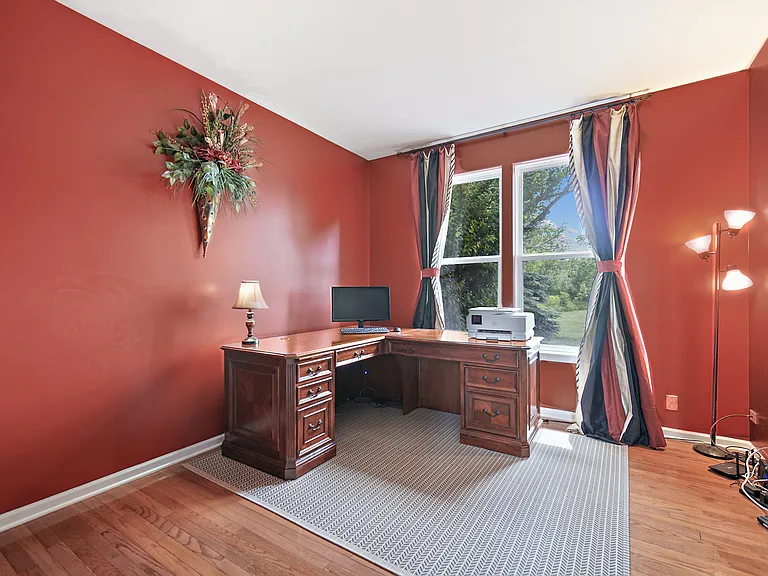 1044 Oakhill Dr — Photo 13