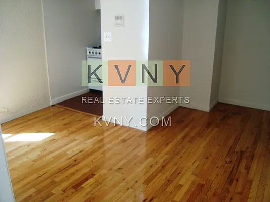 Rented by KVNY Soho | media 12
