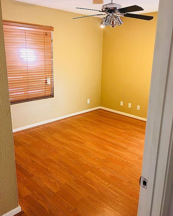 1st image of 6439 W Sunnyslope Ln