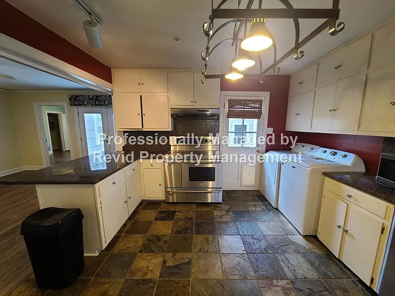 187 Picardy Pl — Photo 11
