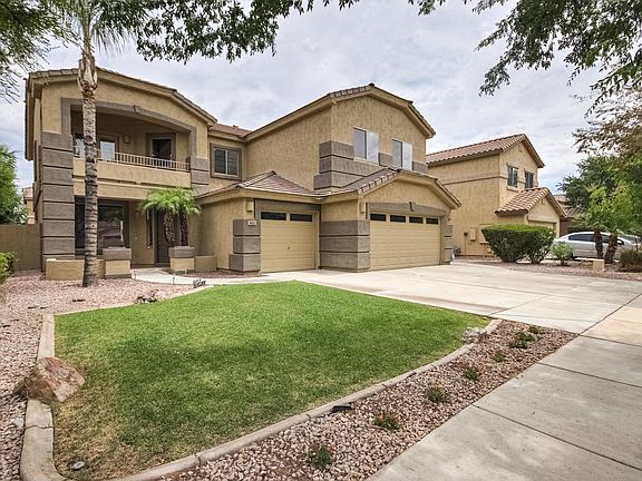 3rd image of 462 W Pelican Dr