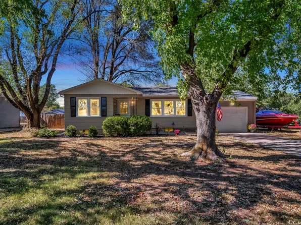 2015 Ida Ln, Newton, KS 67114