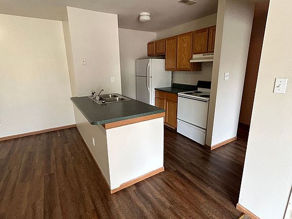 4th image of 201-215 Hyler Dr #201-01