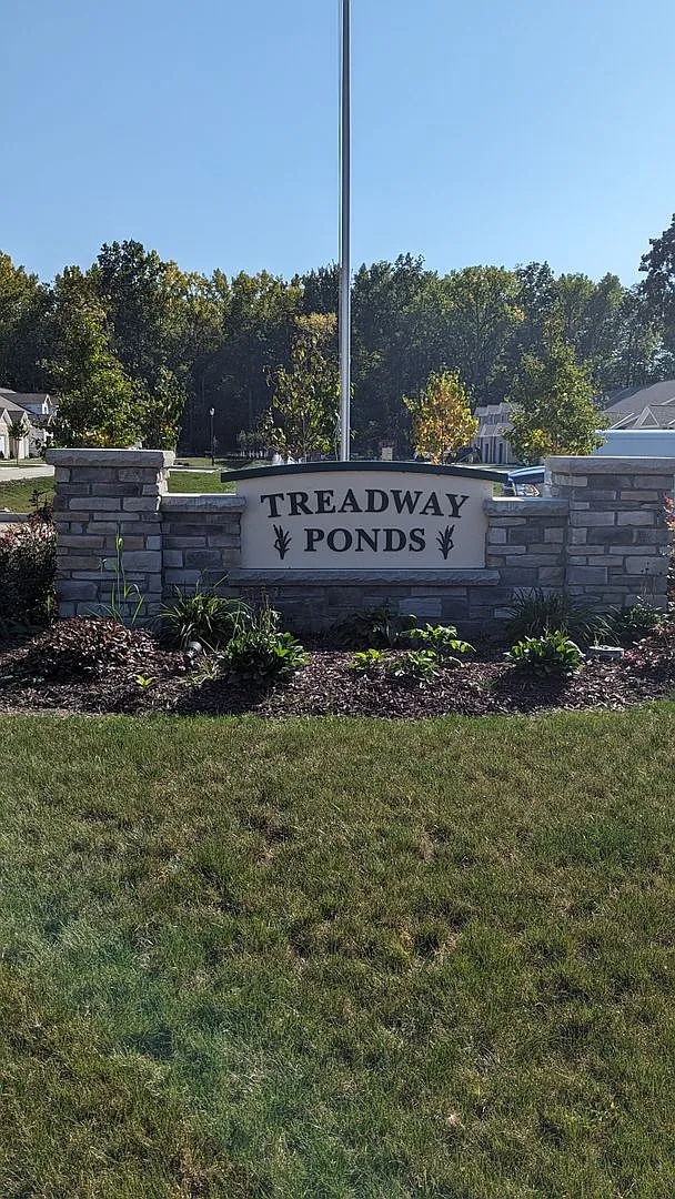 Rental - 642 Treadway Blvd. Sheffield Lake — Photo 2