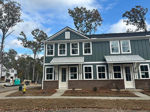 3rd image of 451 Martins Creek Blvd