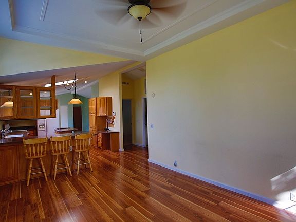 5th image of 14010 E Alki Ave