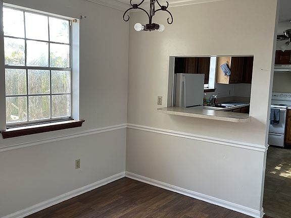 5th image of 319-323 Deckbar Ave #202