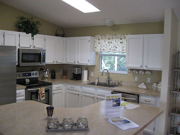 3rd image of 2544 Privada Dr