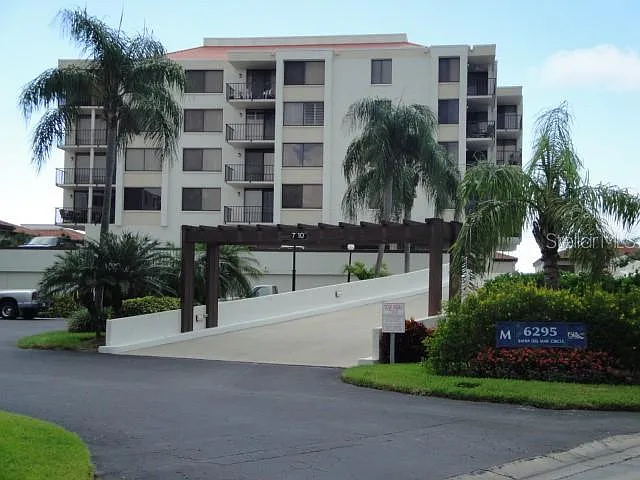 6294 Bahia Del Mar Cir #215