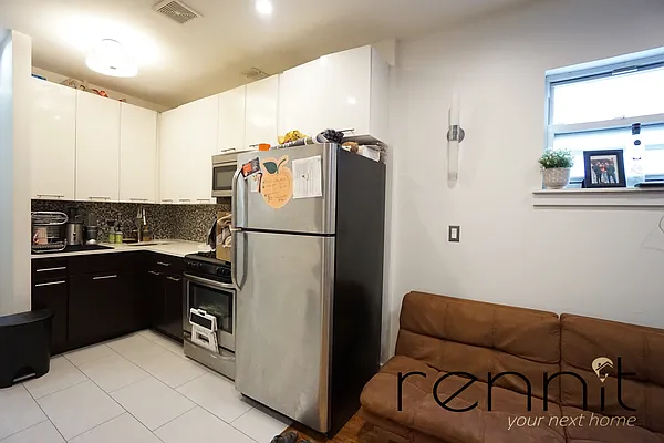 Rented by Rennit Inc. | media 35