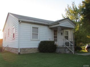 38 Ray St, Cottage Hills, IL 62018