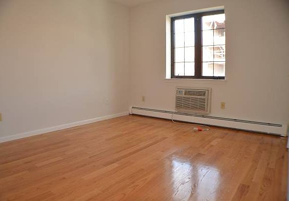 3rd image of 2214 Astoria Blvd APT 3C