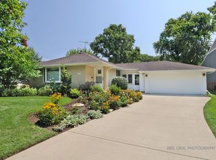 516 Riverside Dr, Libertyville, IL 60048
