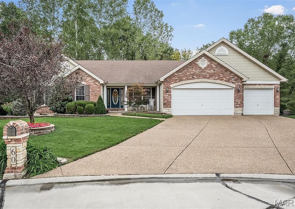 1st image of 60 Loganberry Ct