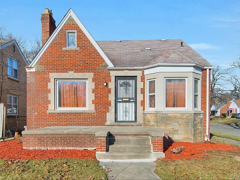 8550 W Outer Dr — Photo 2