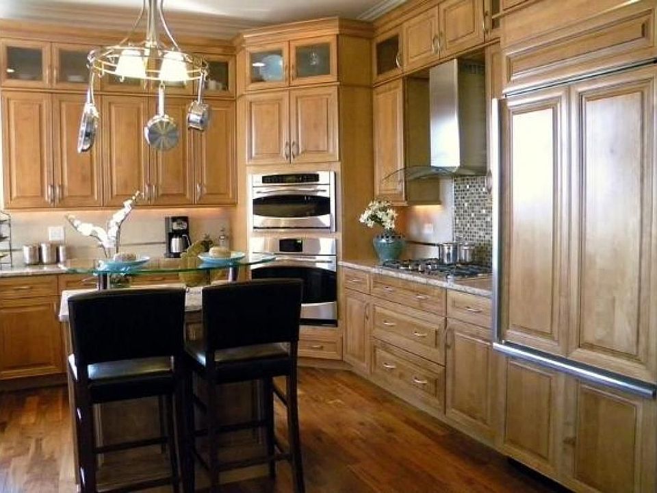 1st image of 142 Lake Vista Cir