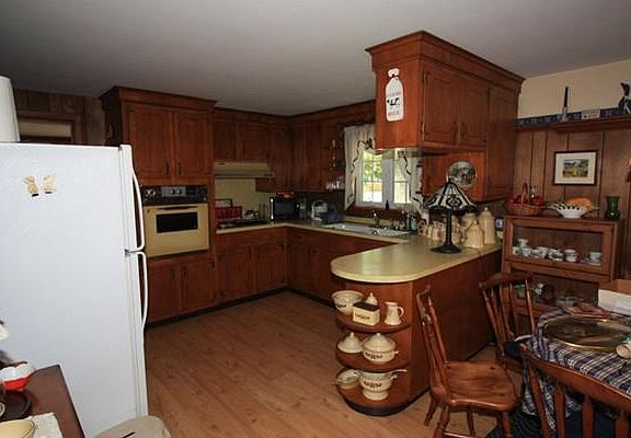 4th image of 164 W Bacon St
