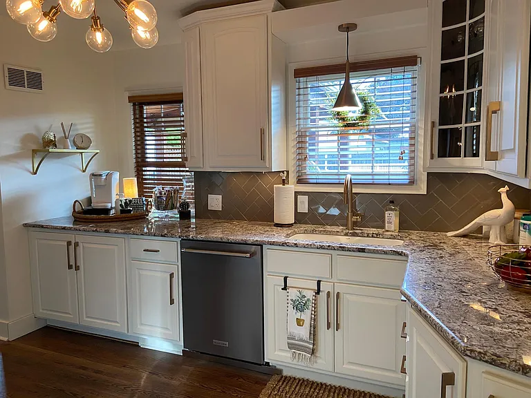 247 N Parkwood Ln — Photo 25