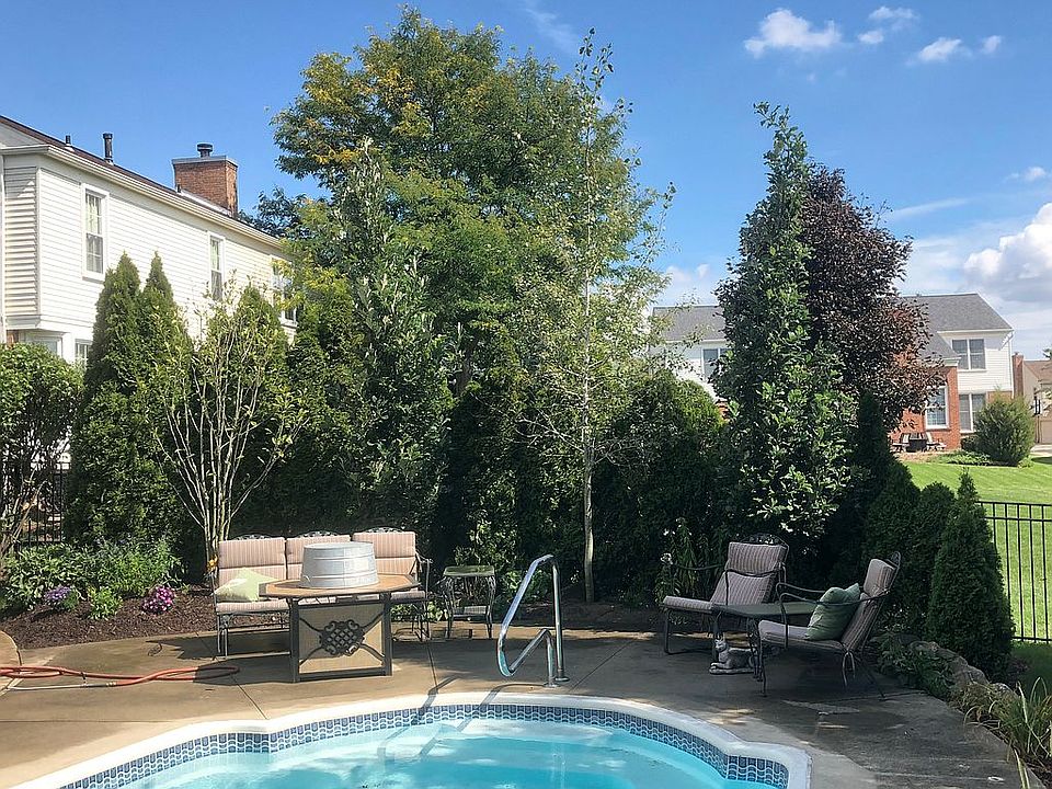 2nd image of 1643 Devonwood Dr