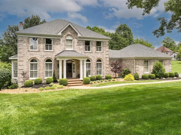 17149 Surrey View Dr, Chesterfield, MO 63005