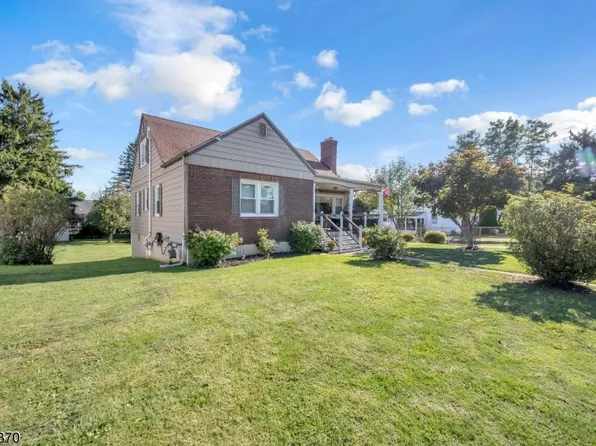 6 Valley View Ter, Washington Boro, NJ 07882