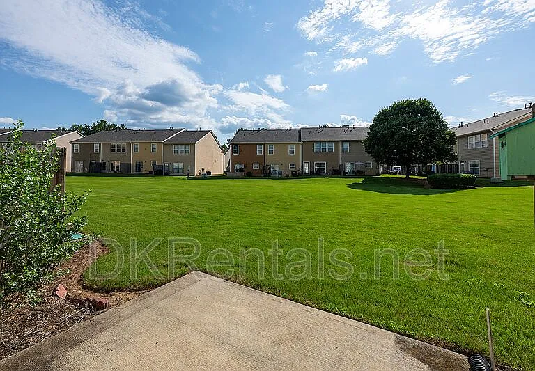 1959 Lakeshore Overlook Cir NW — Photo 11
