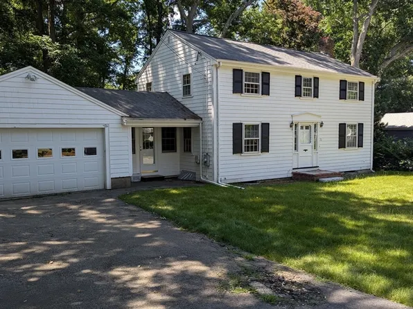 20 Colonial Rd, Hingham, MA 02043
