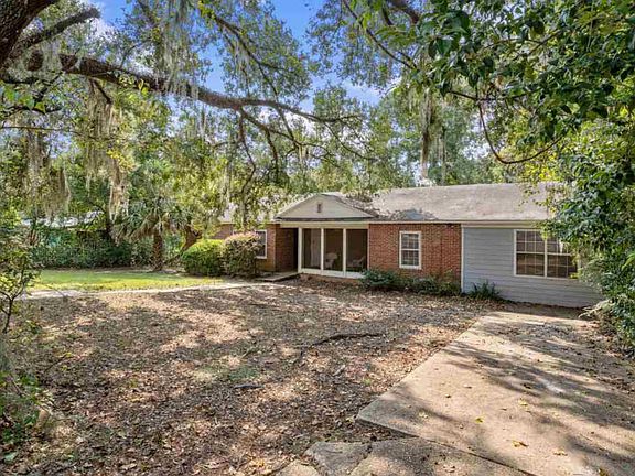 2nd image of 226 Valencia Dr