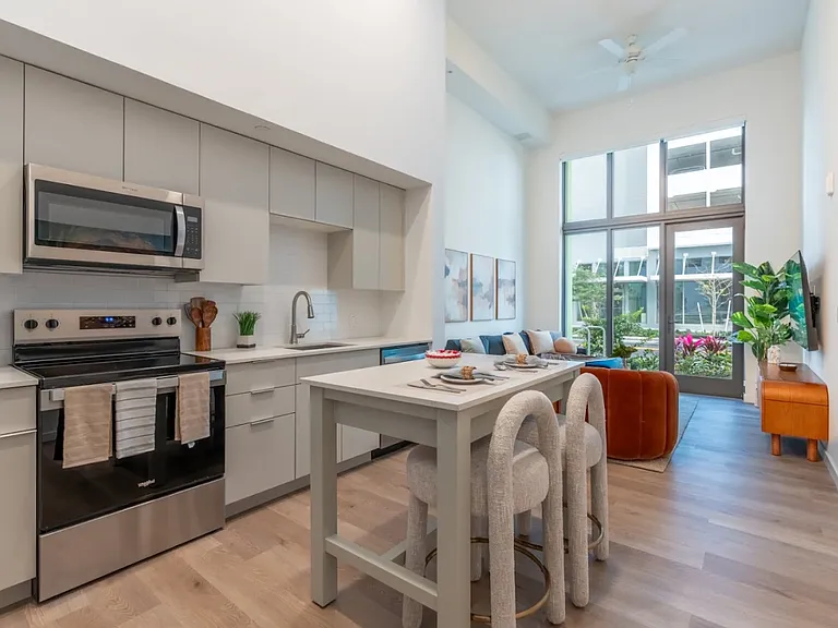 300 S Federal Hwy #1800 — Photo 4