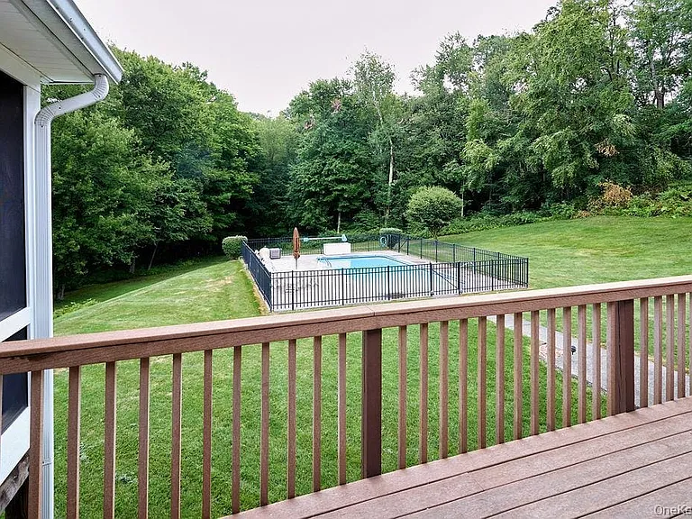 116 School House Ln — Photo 31