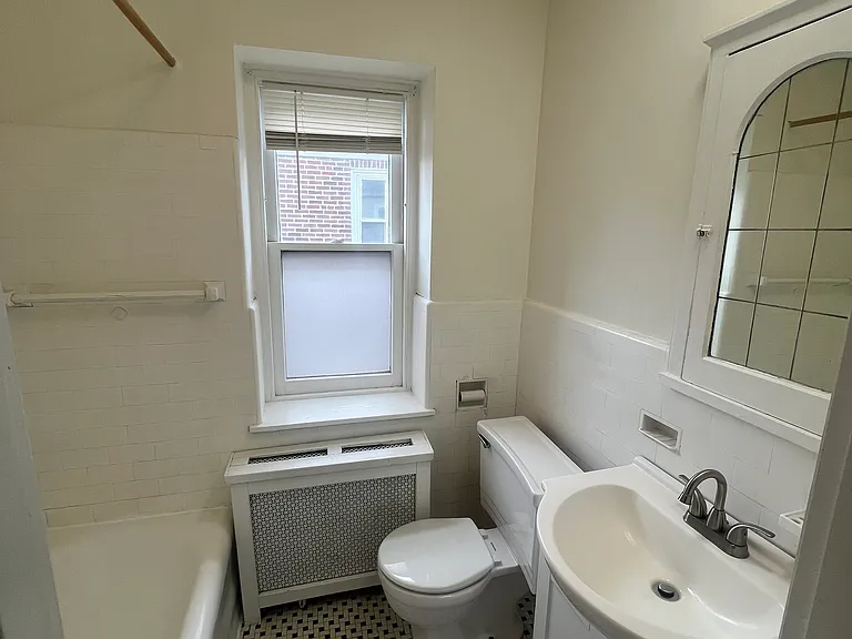 903 W 21st St #B — Photo 7