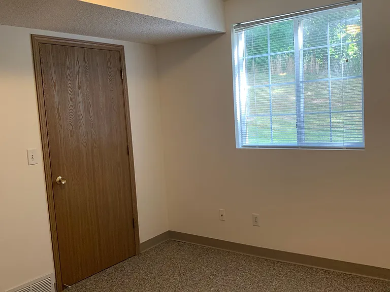 923 Boston Way — Photo 11