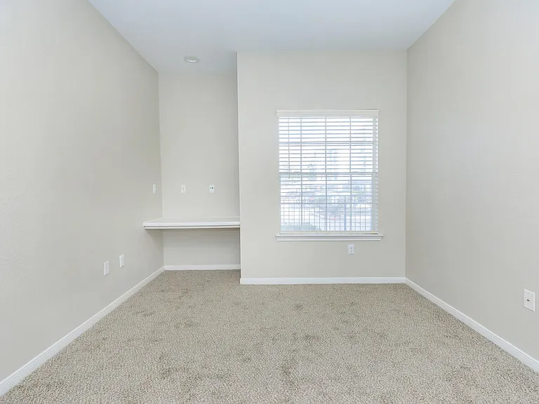 Residence at Westchase — Photo 52