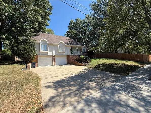 6705 N Overland Dr, Kansas City, MO 64151