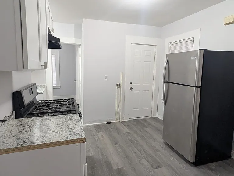 165 Starr St #2A — Photo 14
